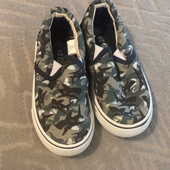 us sports Other - Youth Slip-On Camo Shark Print Sneakers - Green